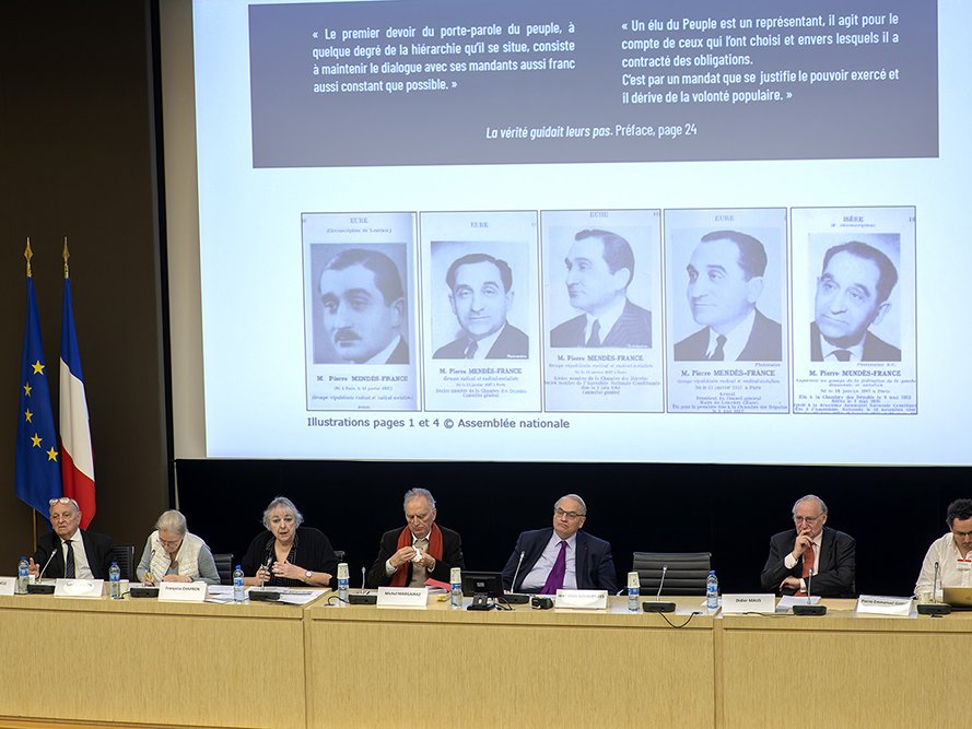 <strong>Plan large durant l'intervention de M<sup class="typo_exposants">me</sup> Françoise CHAPRON</strong> • photo : Rémy SALAÜN <small>© IPMF</small>