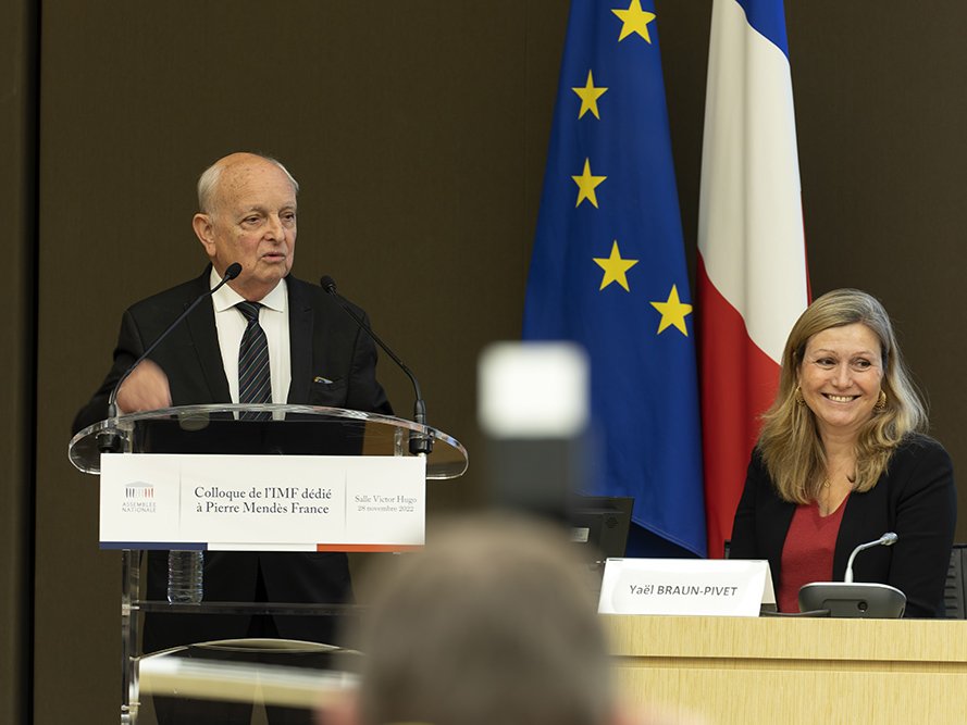 <strong>Accueil de M<sup class="typo_exposants">me</sup> Yaël BRAUN-PIVET par M. François LONCLE</strong> • photo : Rémy SALAÜN <small>© IPMF</small>
