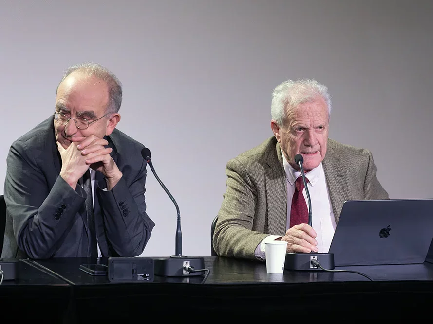 <strong>Conclusion du colloque : intervention de M. Robert Frank aux côtés de M. Paul Salmona</strong> • photo : Rémy SALAÜN <small>© IPMF</small>