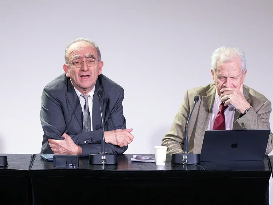 <strong>Conclusion du colloque : intervention de M. Paul Salmona aux côtés de M. Robert Frank</strong> • photo : Rémy SALAÜN <small>© IPMF</small>